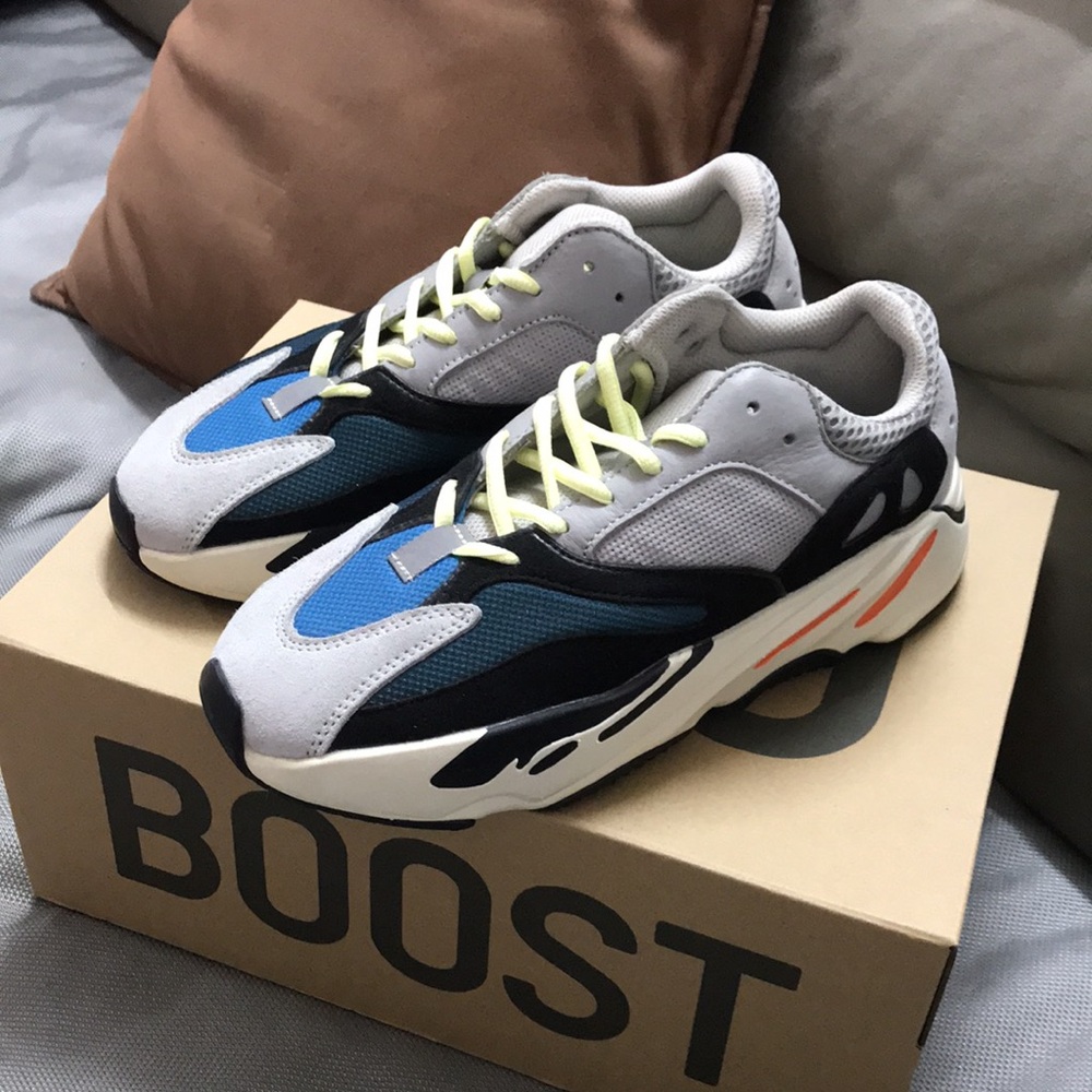 Yeezy boost 700 Wave Runner